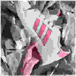 Jak vypadá láska na první pohled? Třeba takhle! Tenisky Adidas v kombinaci bílé a růžové si nemůžete nechat ujít! 💗

🛒 www.deichmann.com/cs-cz/p/9758
🔎 Adidas | 18051138

#adidas #adidassneakers #tenisky #shoelovers #dnesnosim #dnesobouvam #nakupujteonline #deichmanncz