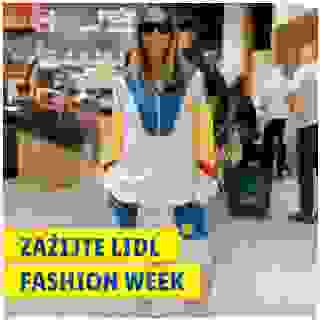 Praha tento týden žije módou a my nesmíme zůstat pozadu. 📸🎉 A tak se uličky prodejny Lidl v OC Stomovka ve čtvrtek odpoledne proměnily na módní molo, na kterém naše modelky a modelové vynesli ikonické kousky našeho merche. 😎 A vy už se teď můžete podívat, jak taková fashion show v podání Lidlu vypadá.⁣
⁣
👏Potlesk pro @zuzu.oplustilova @v.srotirova @tomas_wegman @viktorie.machackova @hvendyy @dan_lond @k.bernasova